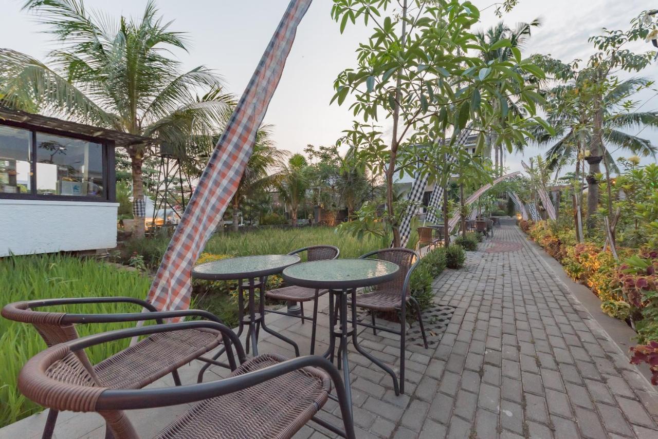 Urbanview Hotel Khayrizsan Tasikmalaya By Reddoorz Ngoại thất bức ảnh