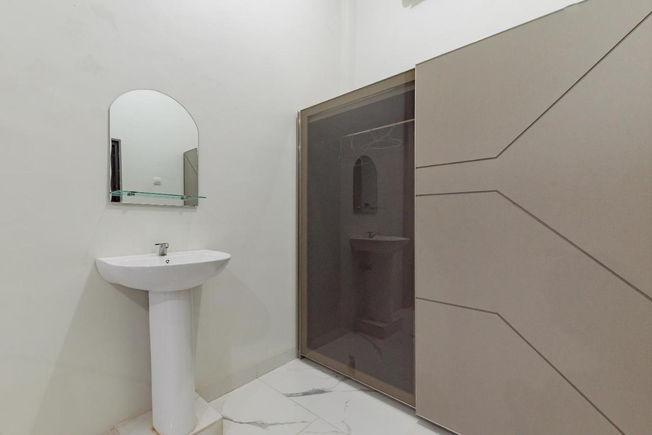 Urbanview Hotel Khayrizsan Tasikmalaya By Reddoorz Ngoại thất bức ảnh