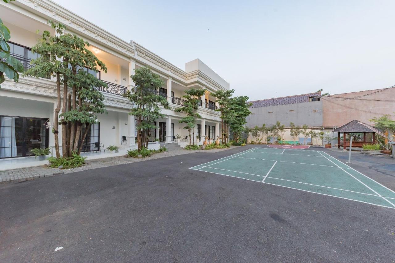 Urbanview Hotel Khayrizsan Tasikmalaya By Reddoorz Ngoại thất bức ảnh