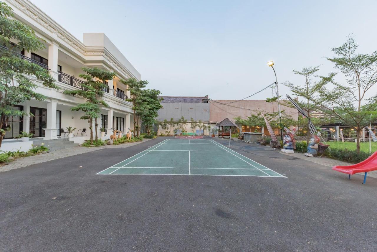 Urbanview Hotel Khayrizsan Tasikmalaya By Reddoorz Ngoại thất bức ảnh