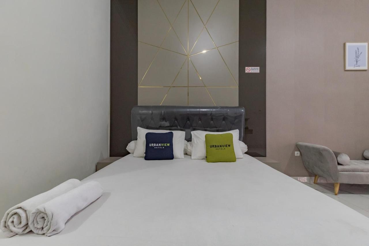 Urbanview Hotel Khayrizsan Tasikmalaya By Reddoorz Ngoại thất bức ảnh