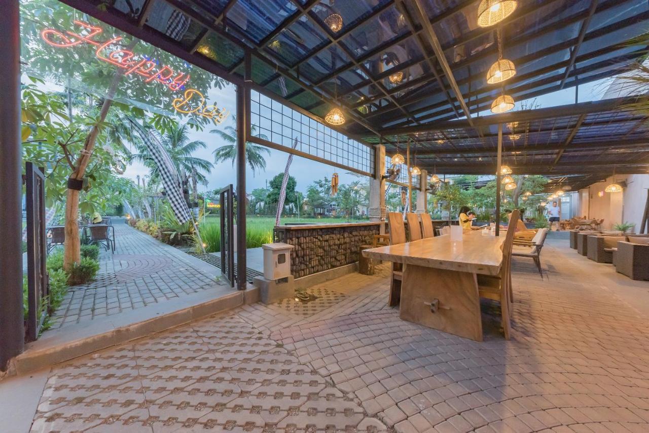 Urbanview Hotel Khayrizsan Tasikmalaya By Reddoorz Ngoại thất bức ảnh